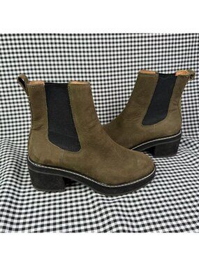 Madewell The Carina Platform Chelsea Boot Olive Green Women’s Size 7 Lug Sole